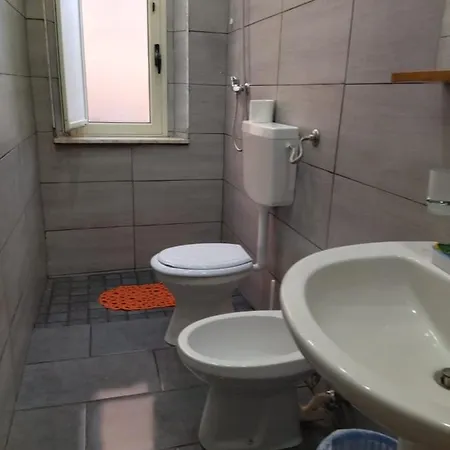 In Zona דירה